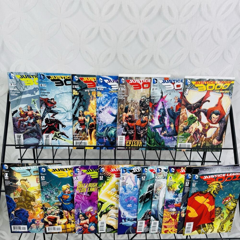 Justice League 3000 1-7 & JL 3001 1-10 Lot Keith Giffen